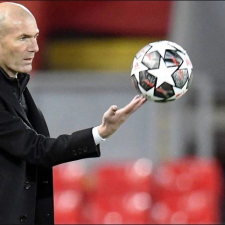 Một lần nữa Zidane từ chối PSG