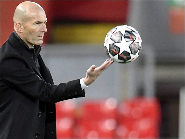 Zidane từ chối lời đề nghị của PSG