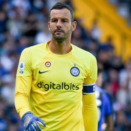 Sau 11 năm gắn bó, Handanovic chia tay Inter Milan