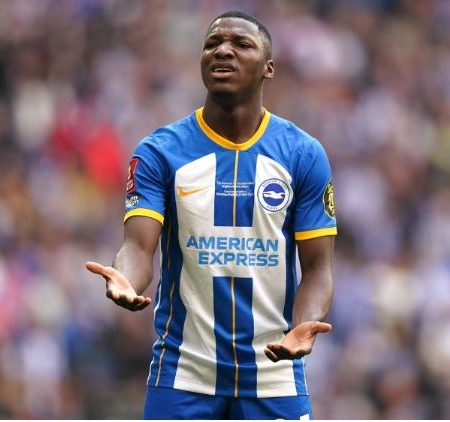 Moises Caicedo xác nhận anh chấp nhận đến Chelsea